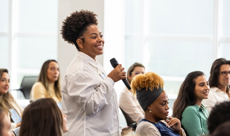 เลือกผู้นำหรือเลือกผู้ตาม