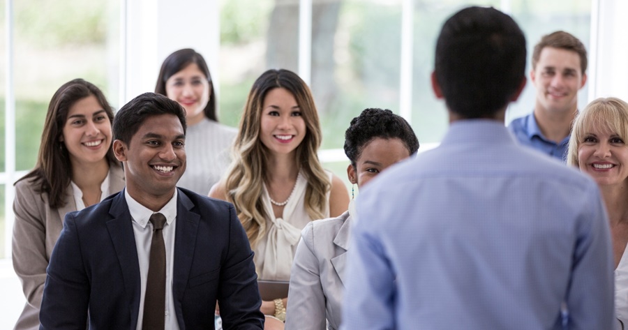 สร้างผู้นำรุ่นใหม่ เขาหรือเราที่ต้องเปลี่ยน