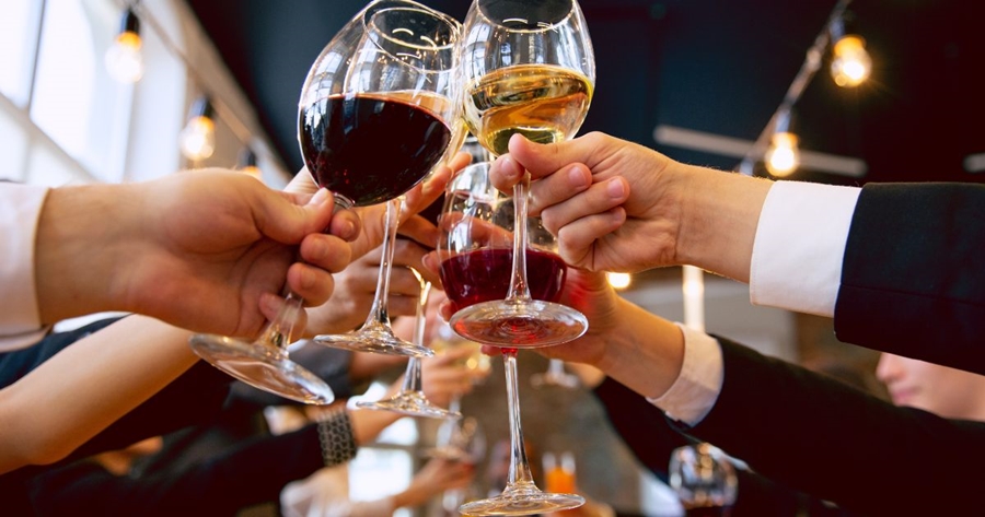 เลี้ยงส่ง