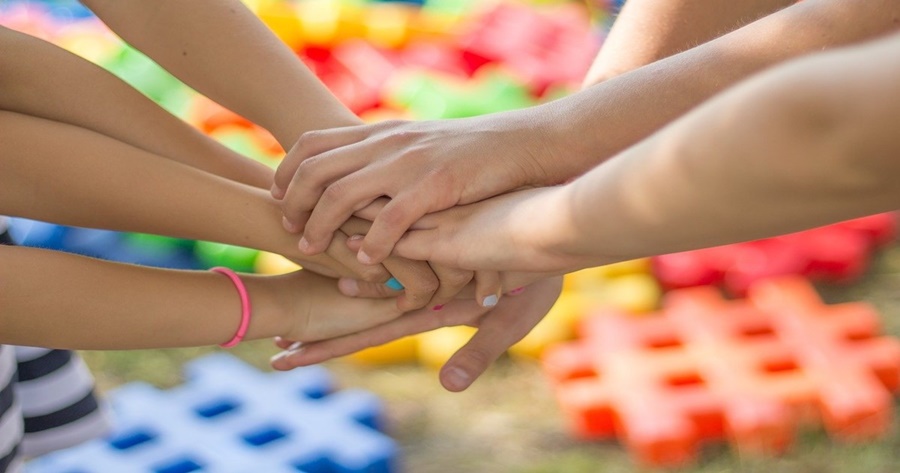 เราจะผ่านมันไปด้วยกัน